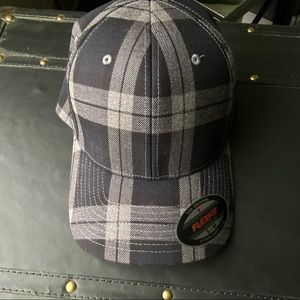LAST CHANCE Flexfit Plaid Hat S/M NEW